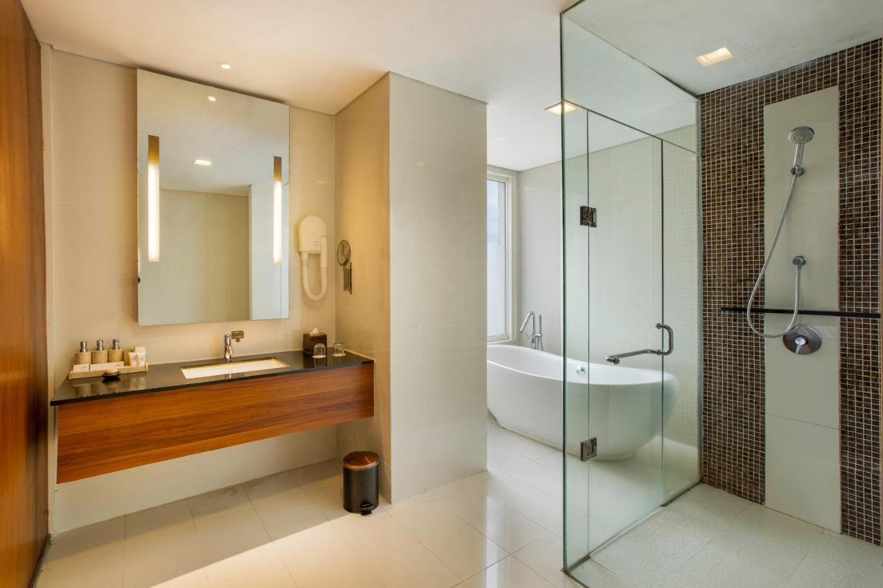 Jambuluwuk Malioboro Hotel Yogyakarta Ngoại thất bức ảnh