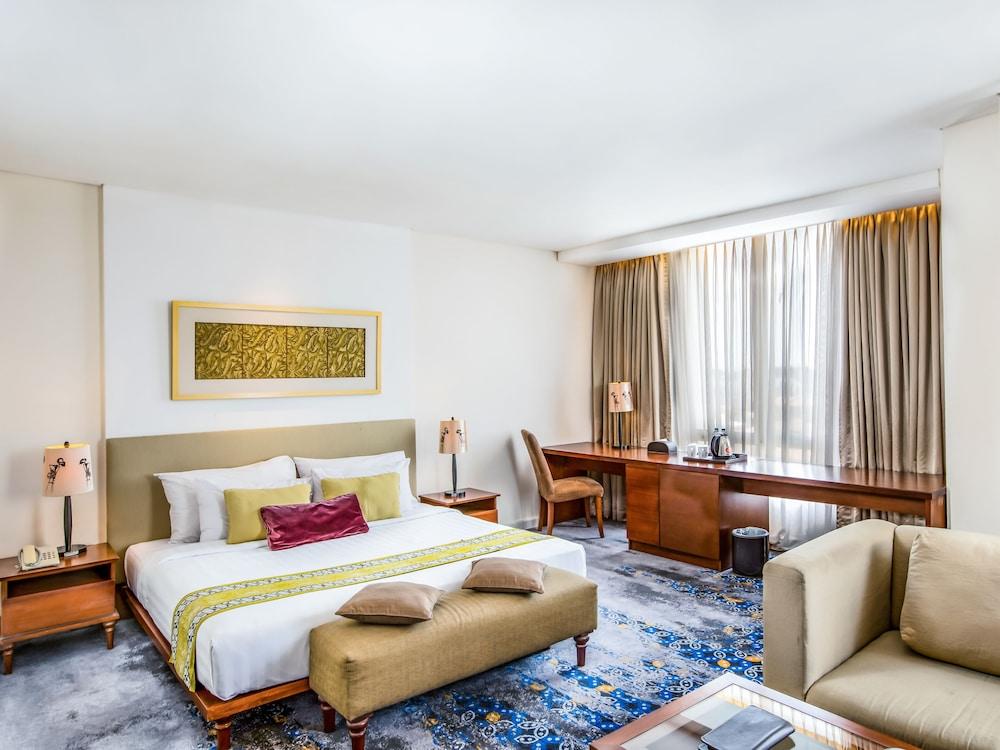 Jambuluwuk Malioboro Hotel Yogyakarta Ngoại thất bức ảnh Deluxe Room